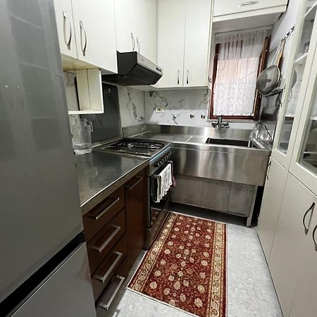 Boulevard Apartment Тирана Екстериор снимка