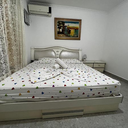 Boulevard Apartment Тирана Екстериор снимка