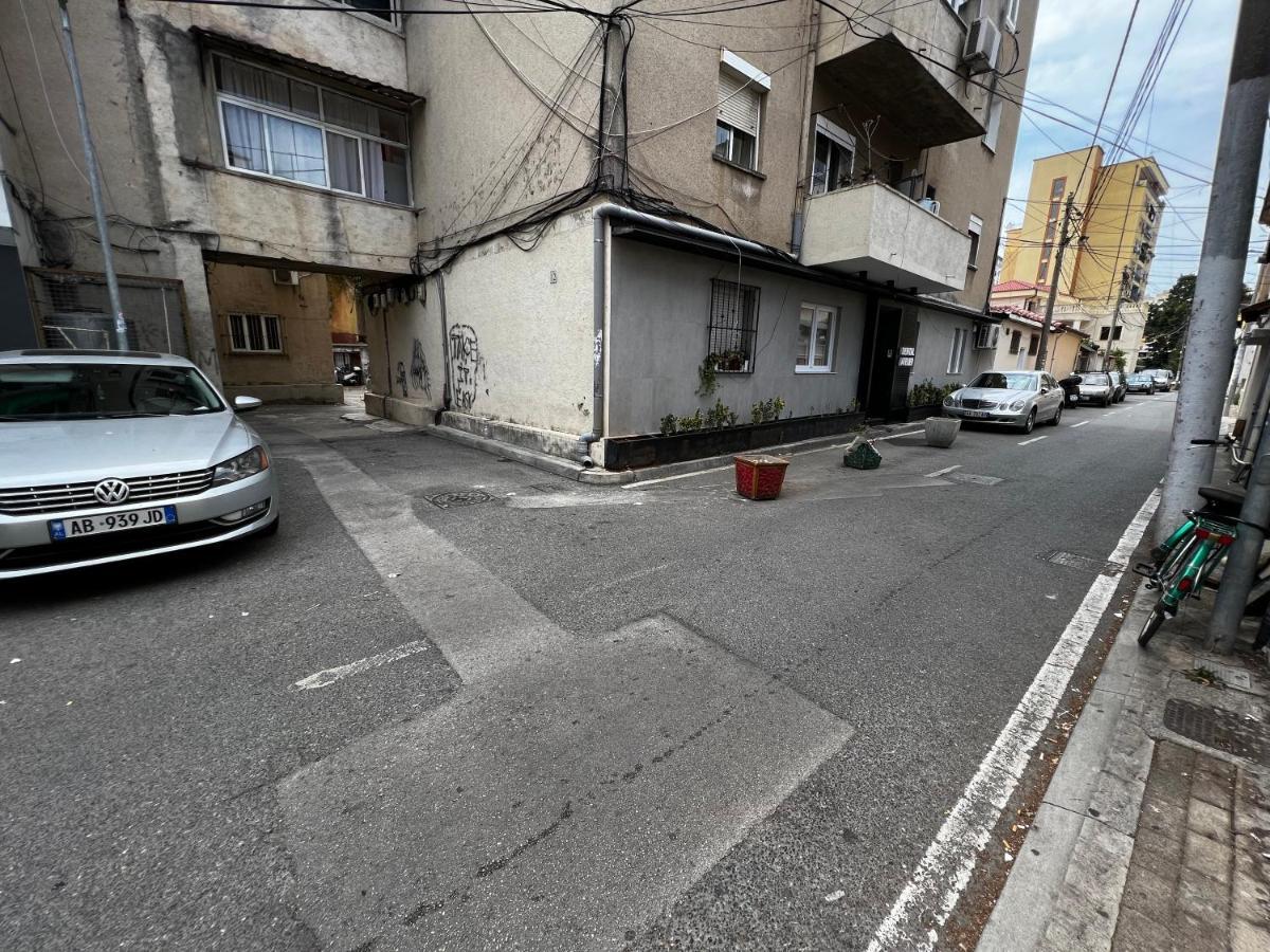 Boulevard Apartment Тирана Екстериор снимка